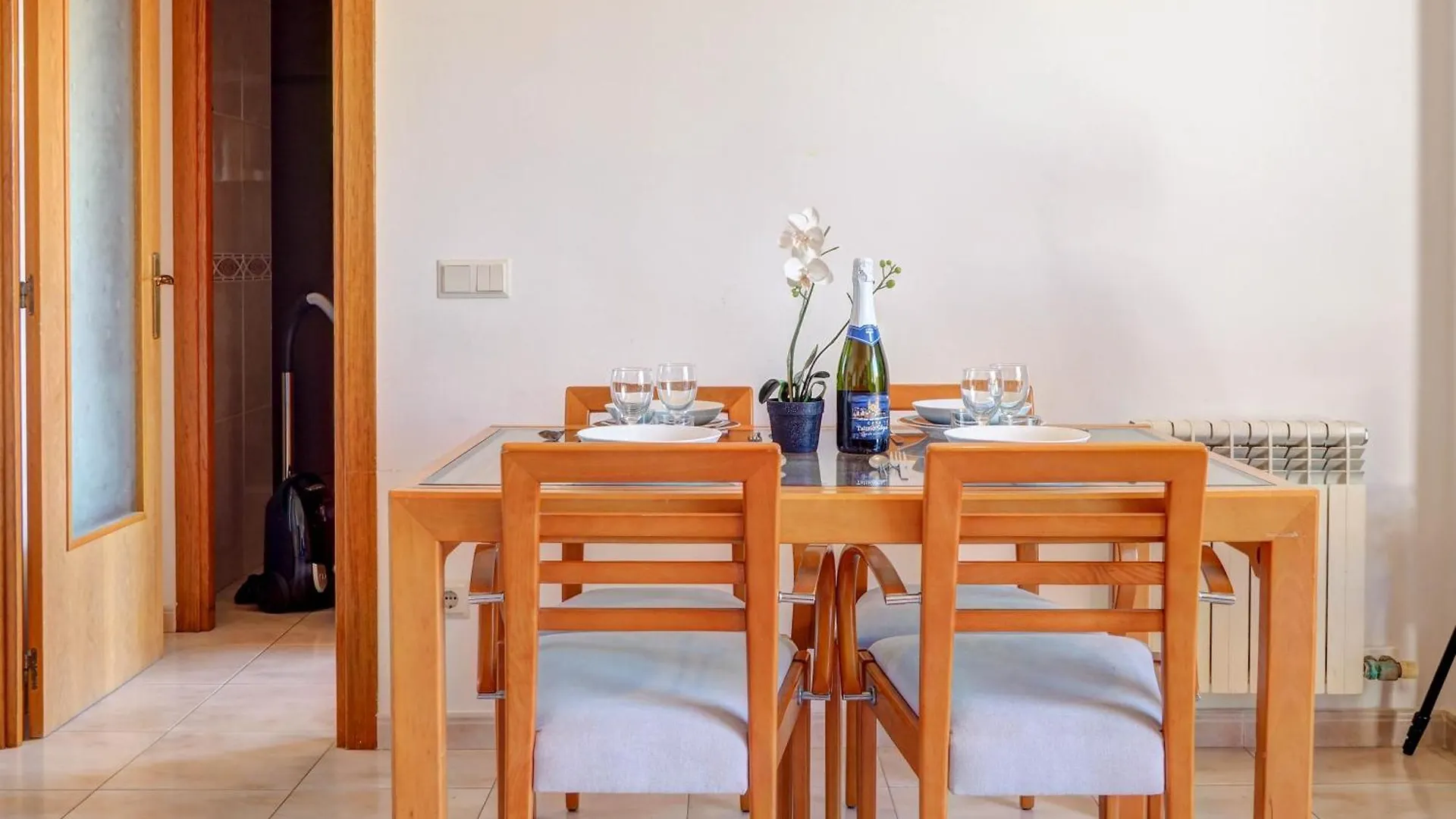Castell Apartment By Hello Homes Sitges